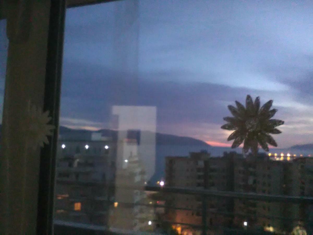 Lindita'S Seaview Appartment Vlorë 外观 照片
