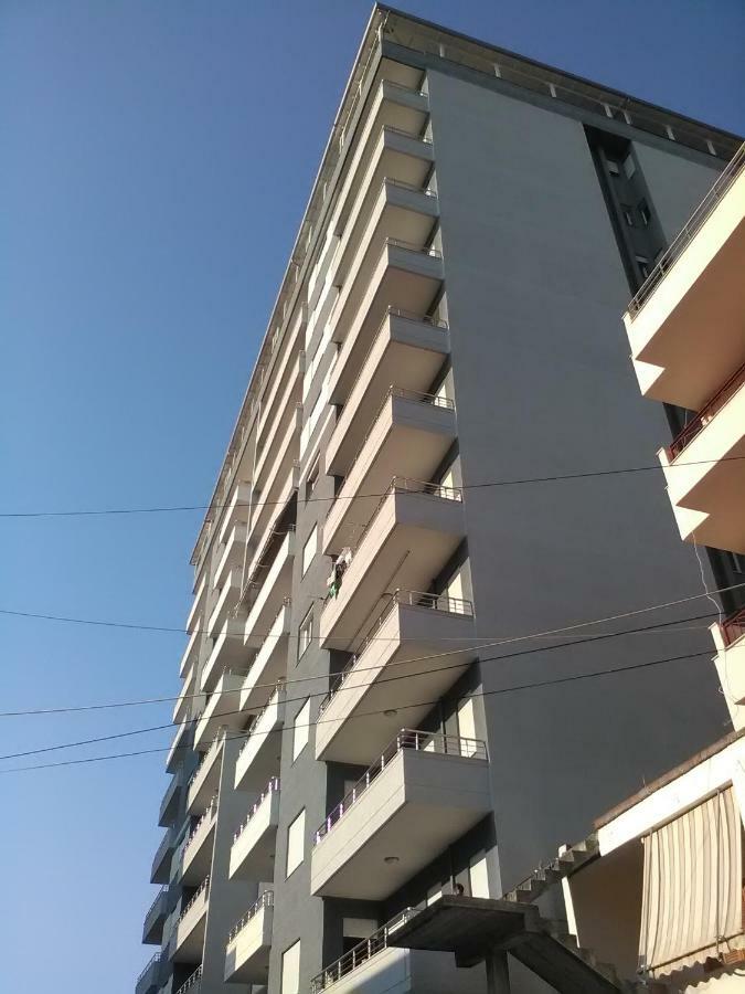 Lindita'S Seaview Appartment Vlorë 外观 照片